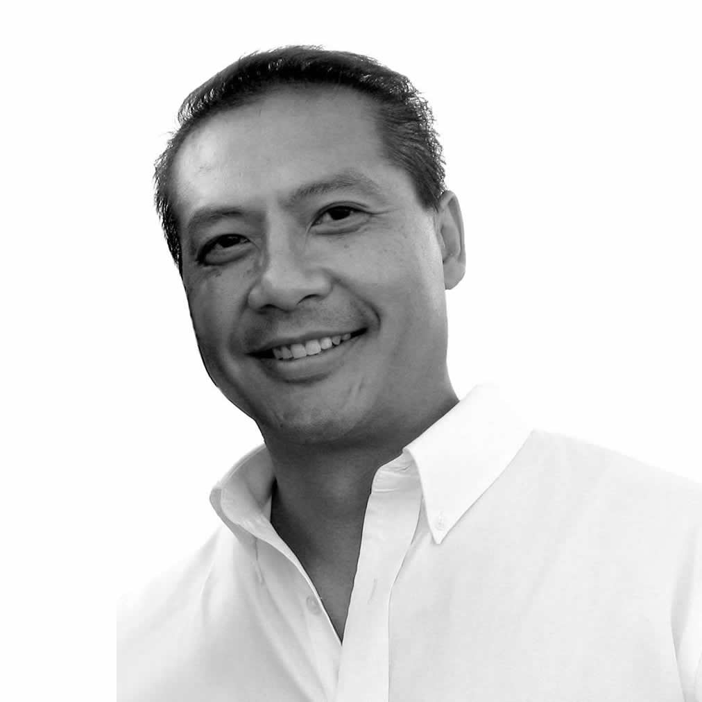 Krisada Eaton - Corporate Life & Ad Agencies ...the grind. Krisada Eaton @30ish? yrs old: Corporate Life & Ad Agencies